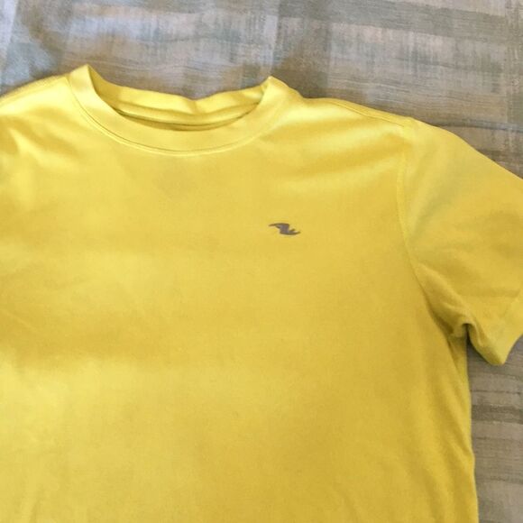 Active wear dri fit shirt SZ 10-12 - Picture 2 of 3